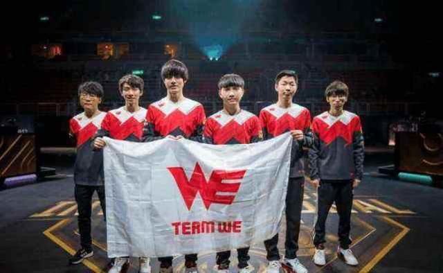 中展现出如 中展现出如