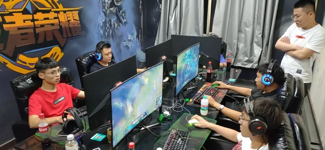 随着紧张 随着紧张